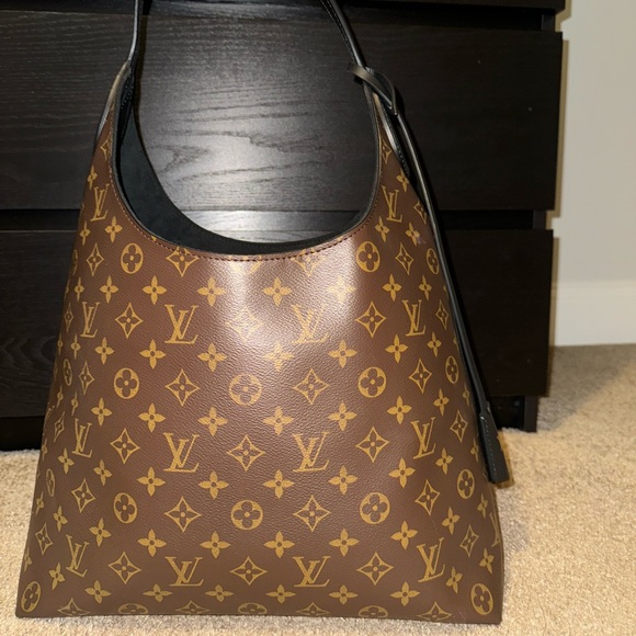 Louis Vuitton monogram flower boho bag. - Picture 3 of 13